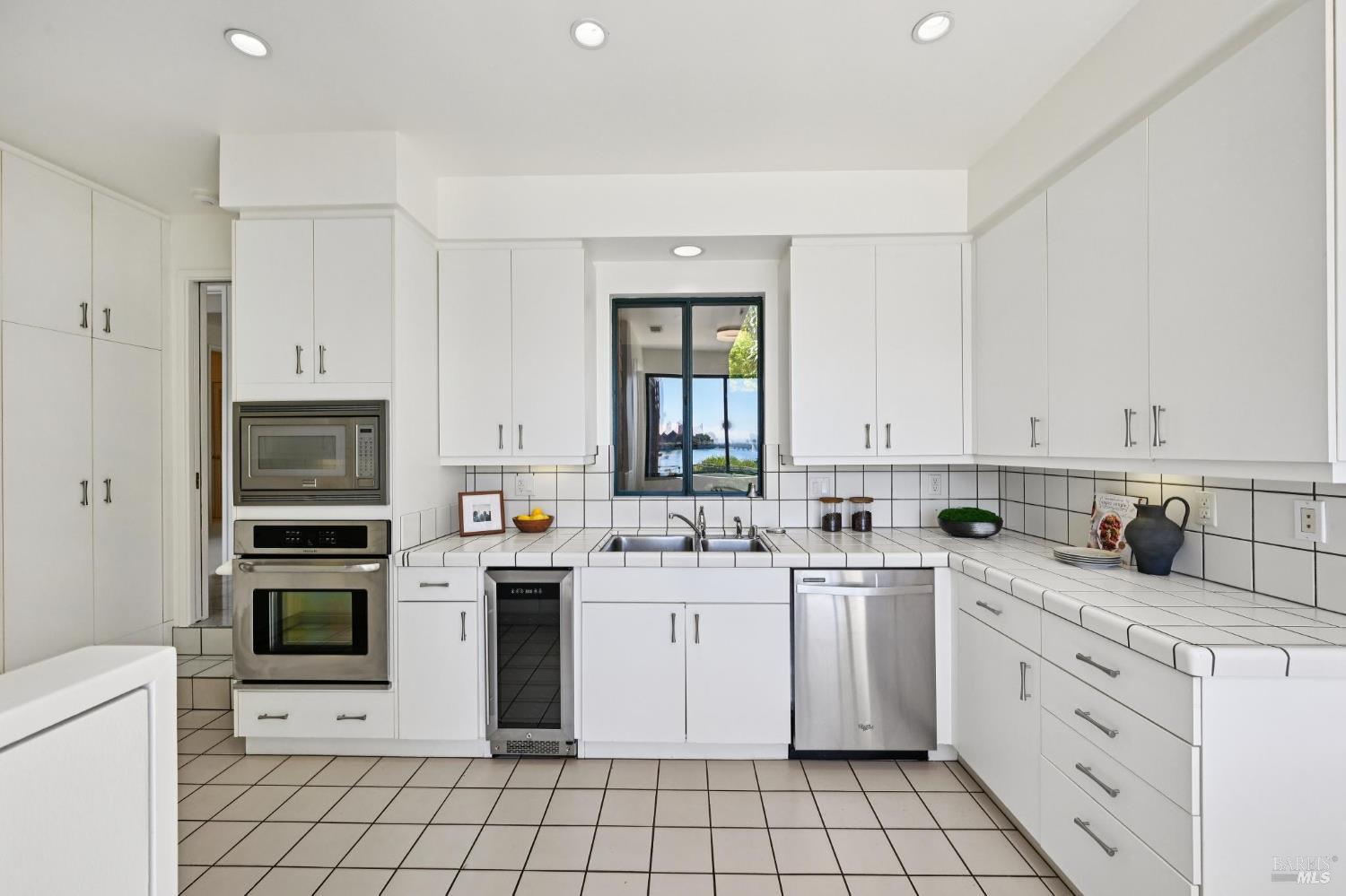 24 Lagoon Vista Road Tiburon, CA 94920 - Photo 26 of 56