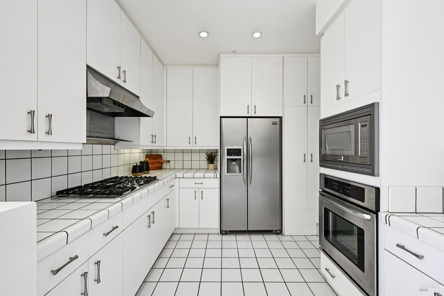 24 Lagoon Vista Road Tiburon, CA 94920 - Photo 29 of 56