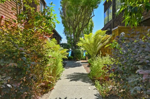 $2,700,000 | 24 Lagoon Vista Road, Tiburon, CA 94920