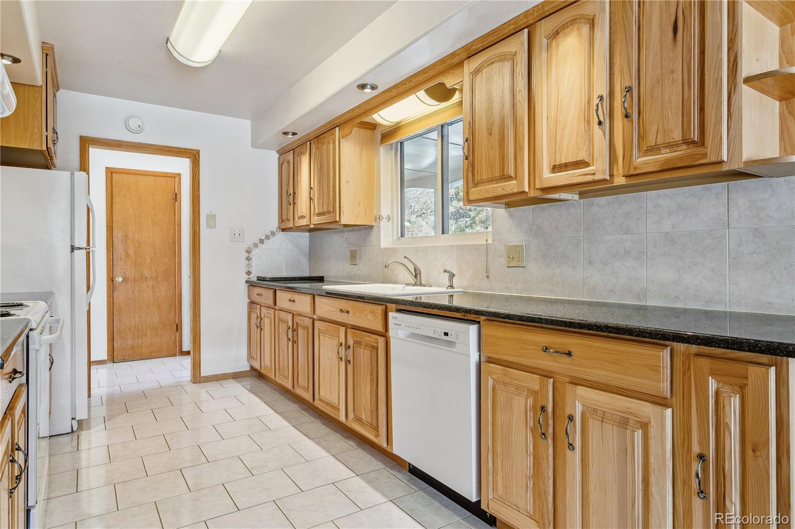 3155 Wright Street Wheat Ridge, CO 80215 - Photo 11 of 29 Gallery Image 11