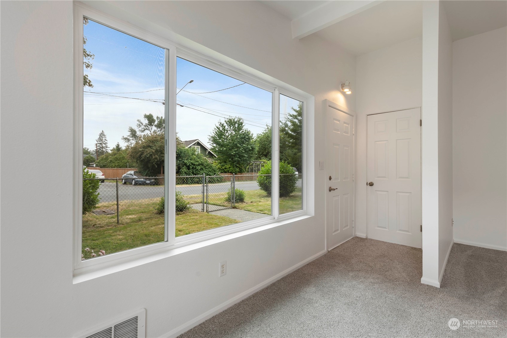 629 Monroe Street Monroe, WA 98272 - Photo 4 of 38