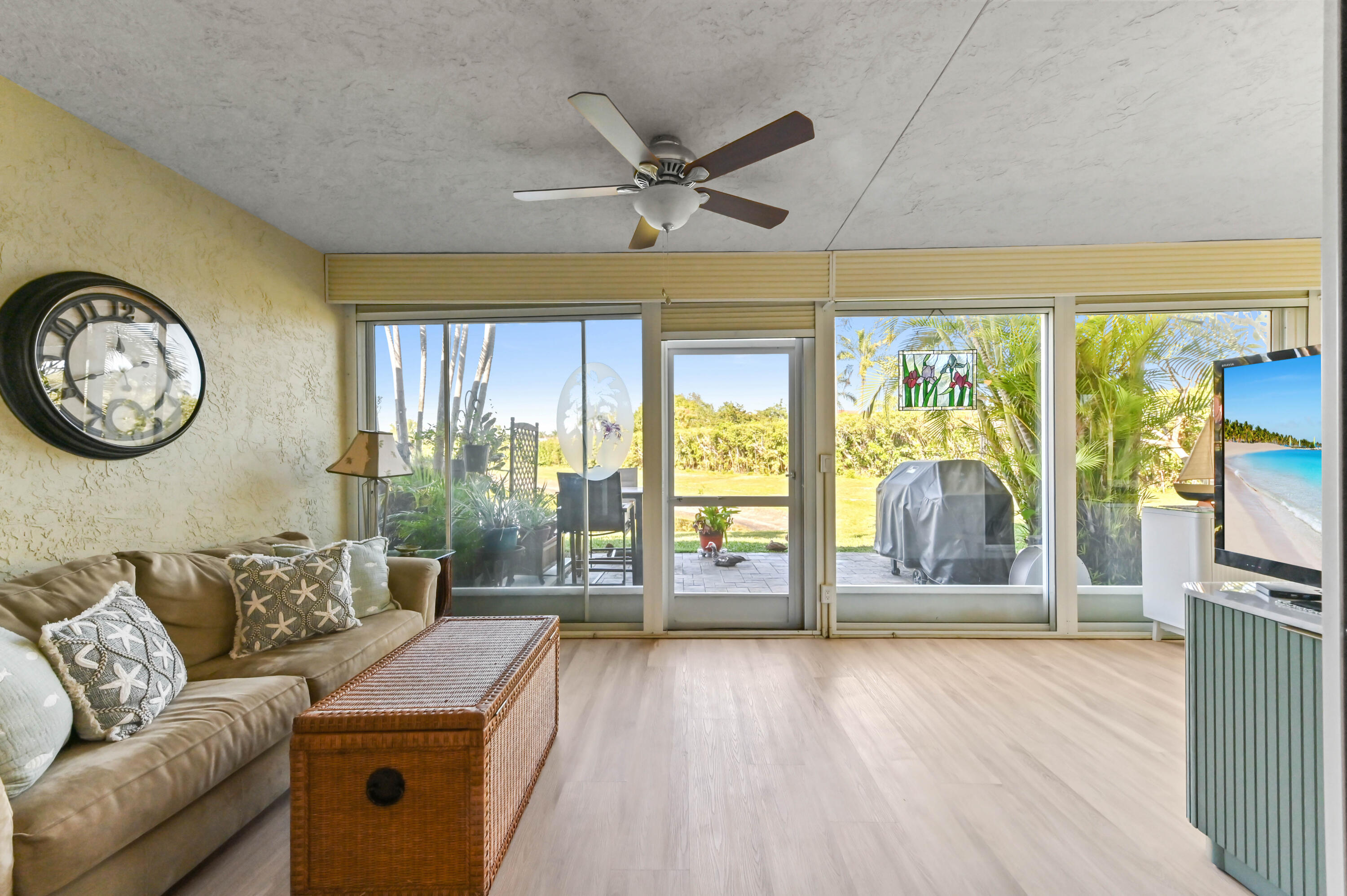 7615 Red Ruby Drive Delray Beach, FL 33446 - Photo 21 of 34 17 Florida room 01