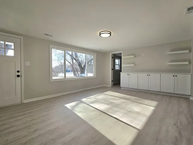 $299,808 | 946 West Arlington Lane, Crete, IL 60417