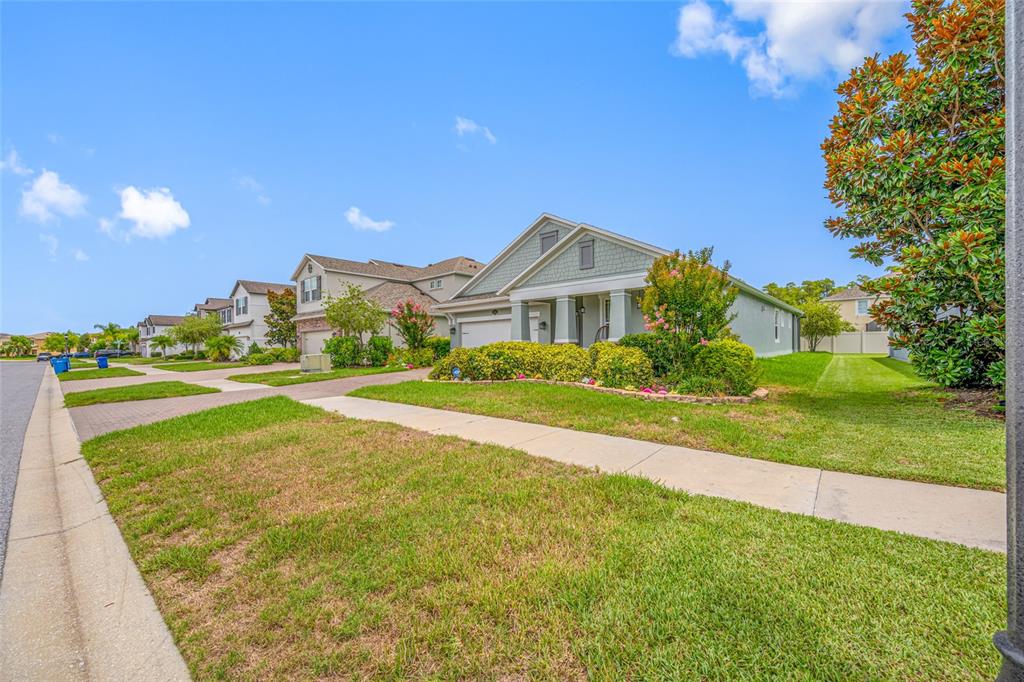 19382 Long Lake Ranch Boulevard Lutz, FL 33558 - Photo 3 of 42