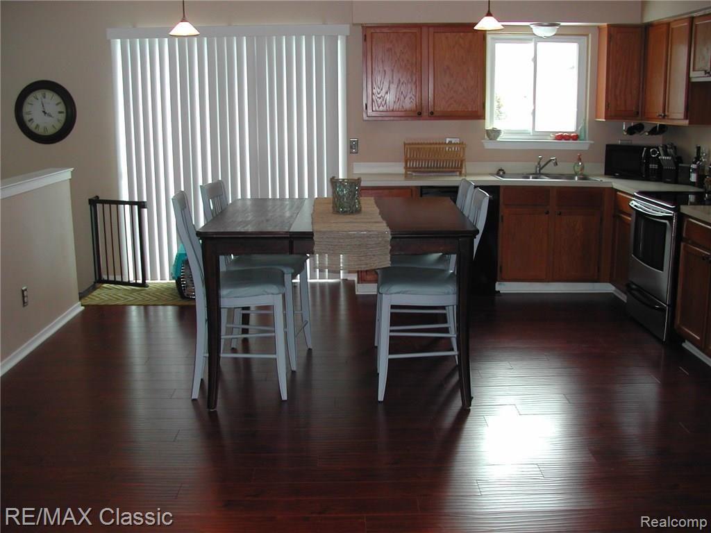 21744 Ruth Street Farmington Hills, MI 48336 - Photo 4 of 17