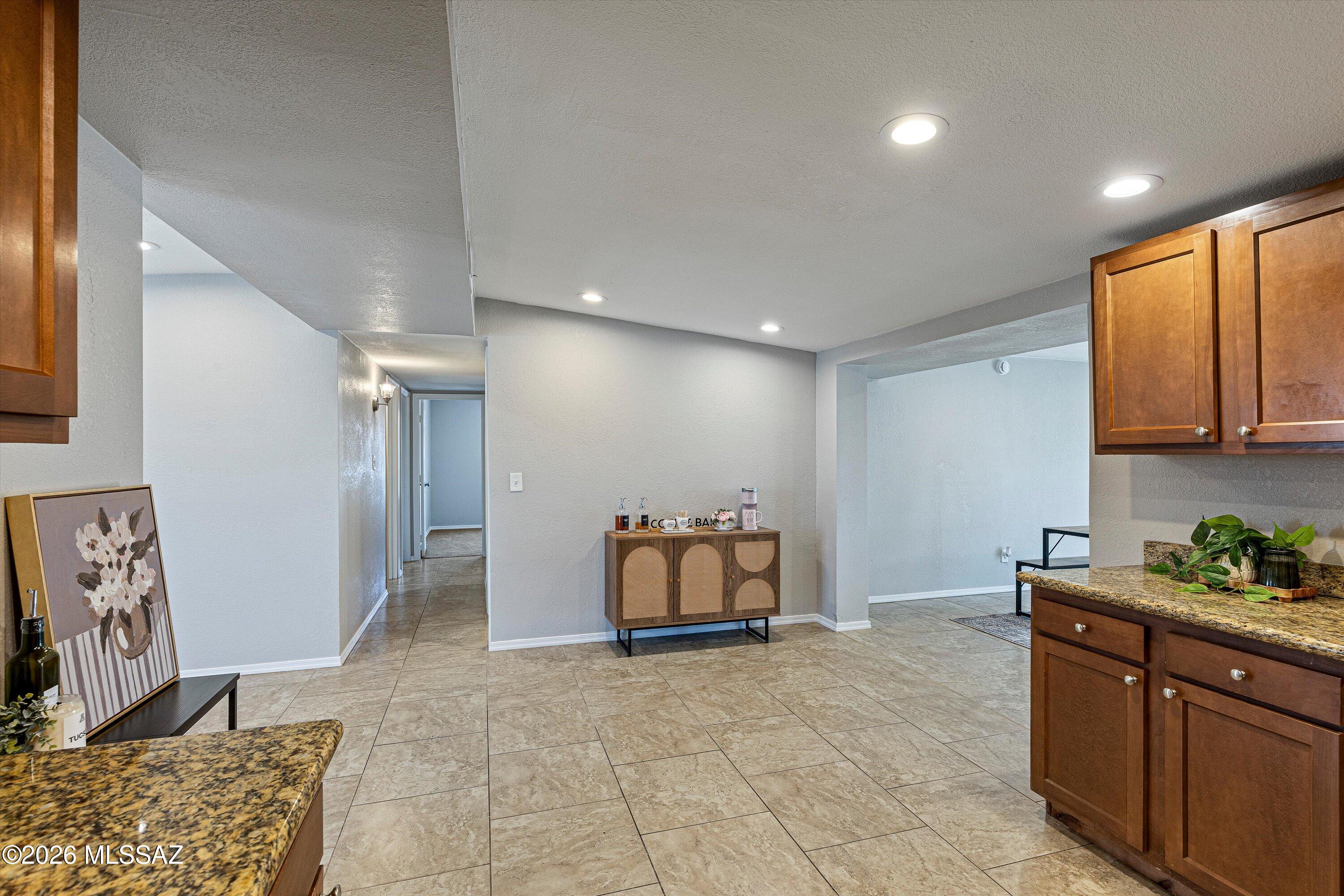 249 West Bilby Road Tucson, AZ 85706 - Photo 11 of 36