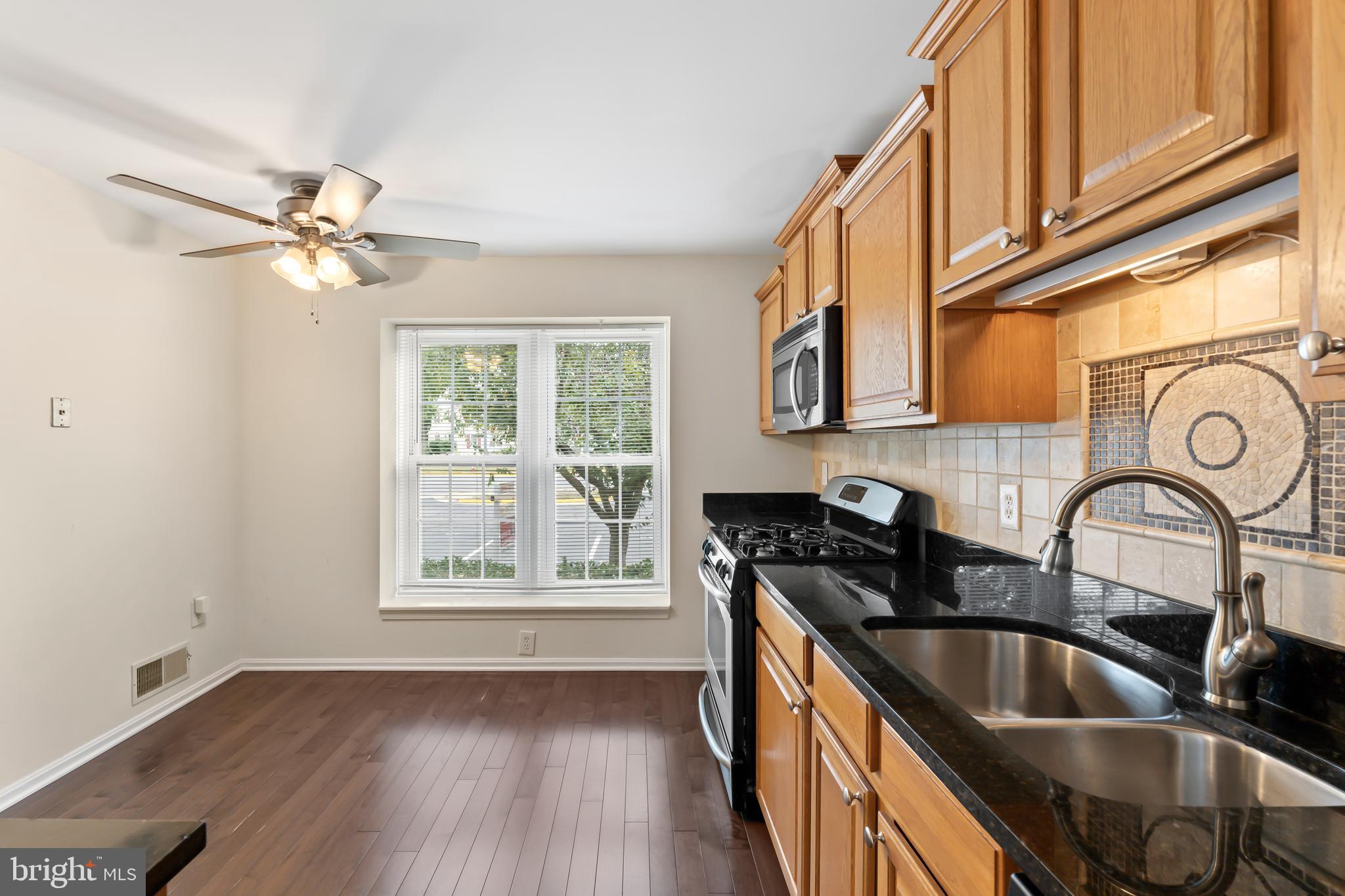 7986 Northumberland Road Springfield, VA 22153 - Photo 10 of 46 Gallery Image 10