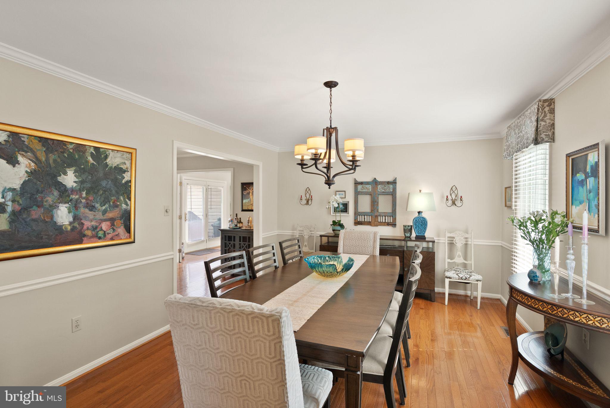 813 Lunenburg Road Great Falls, VA 22066 - Photo 11 of 91