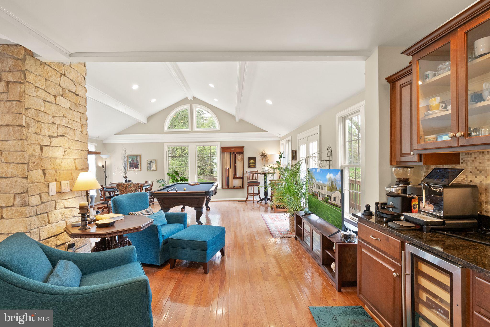 813 Lunenburg Road Great Falls, VA 22066 - Photo 17 of 91