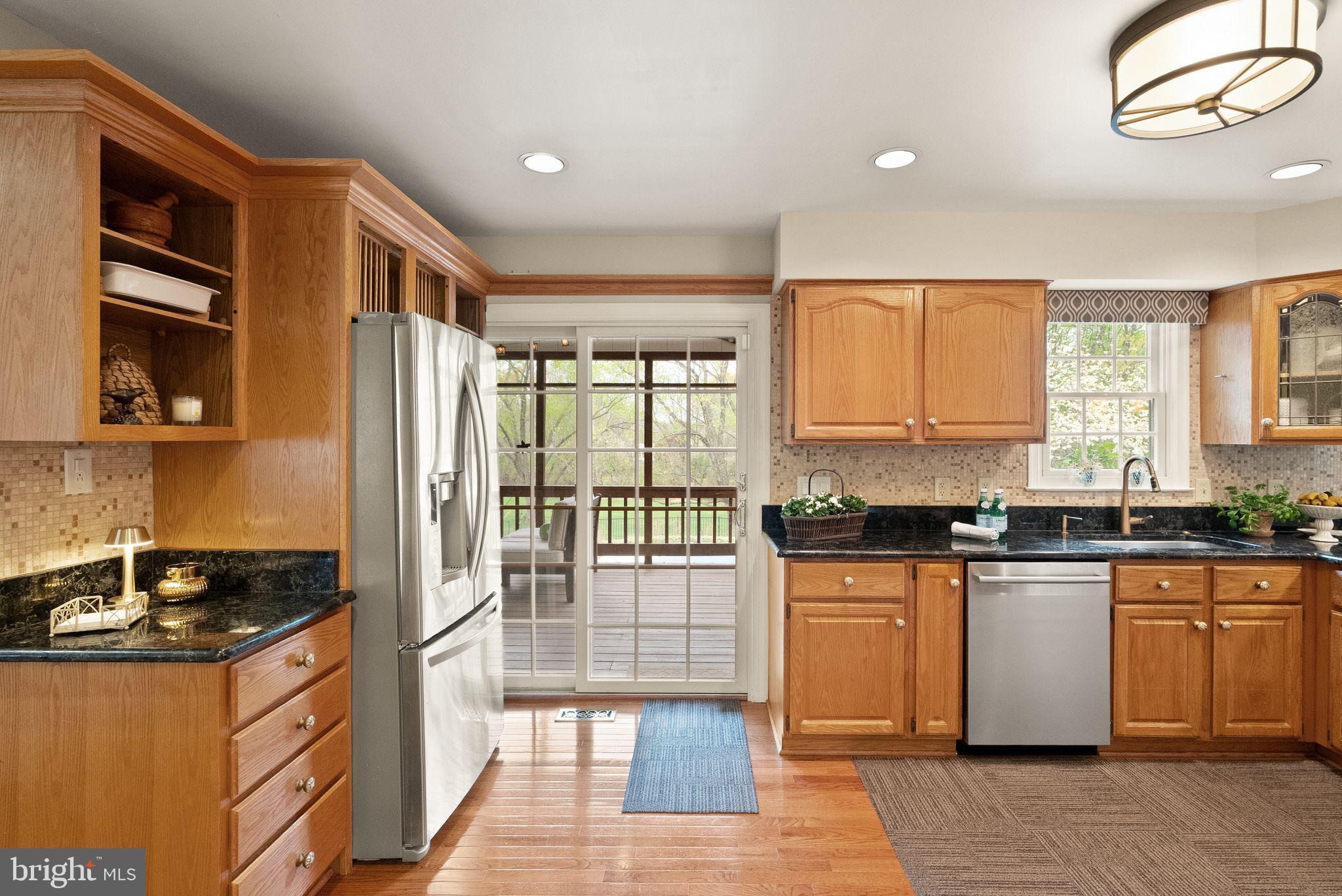 813 Lunenburg Road Great Falls, VA 22066 - Photo 25 of 91