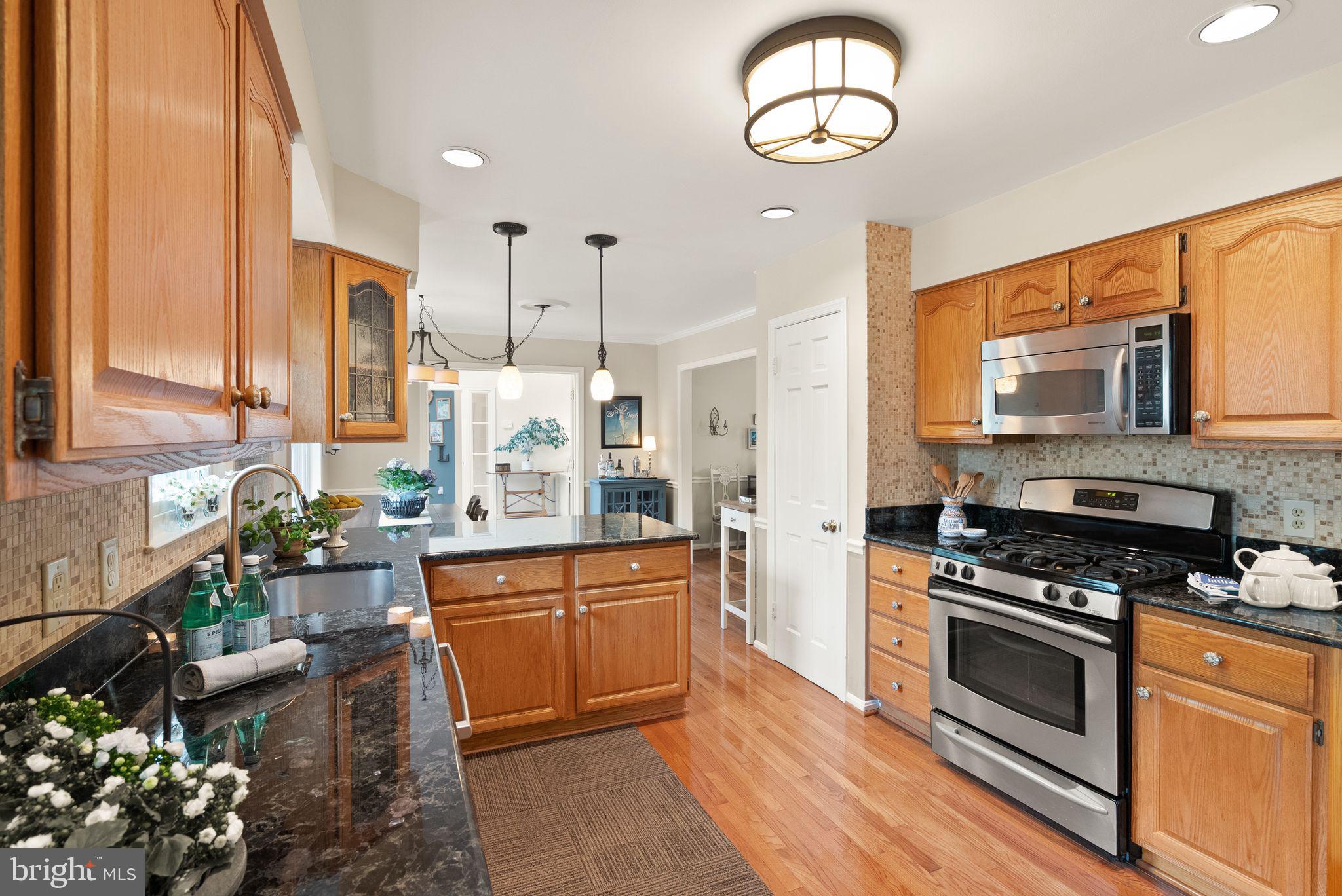 813 Lunenburg Road Great Falls, VA 22066 - Photo 28 of 91