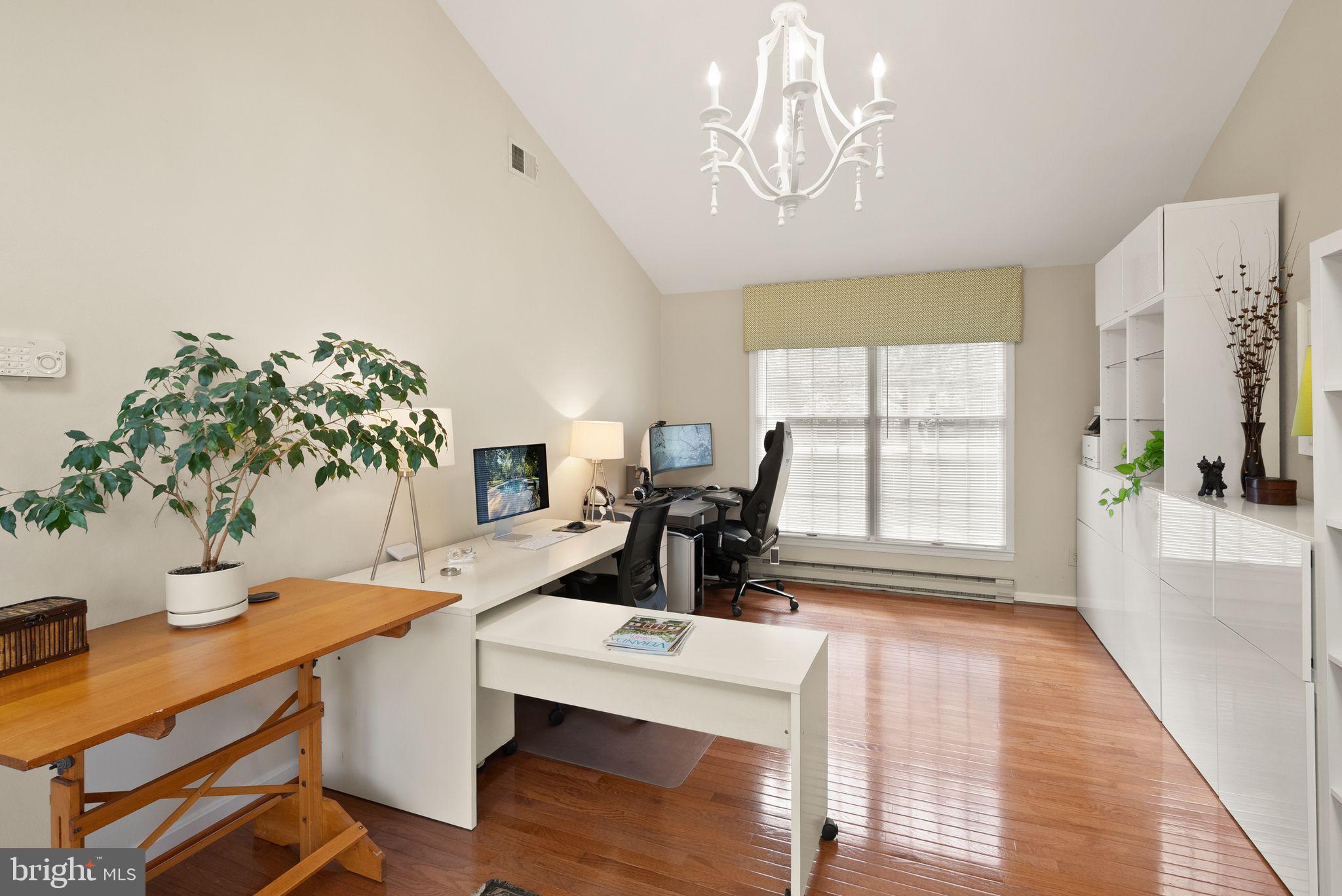 813 Lunenburg Road Great Falls, VA 22066 - Photo 33 of 91