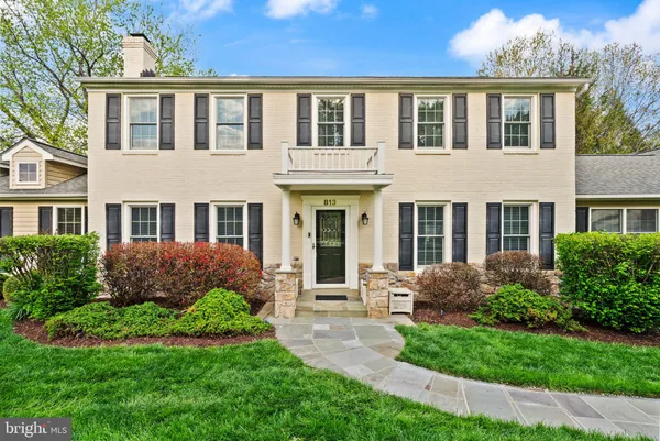 $1,750,000 | 813 Lunenburg Road, Great Falls, VA 22066