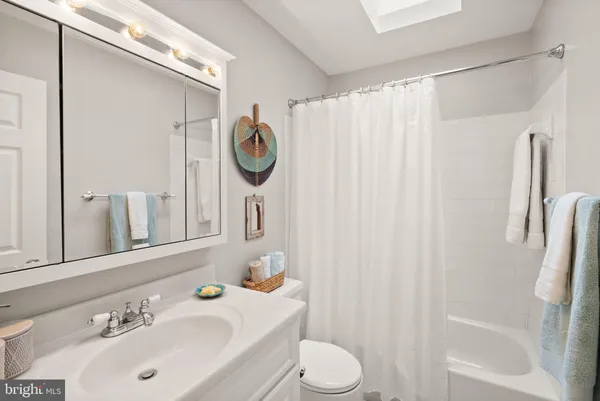 $1,750,000 | 813 Lunenburg Road, Great Falls, VA 22066