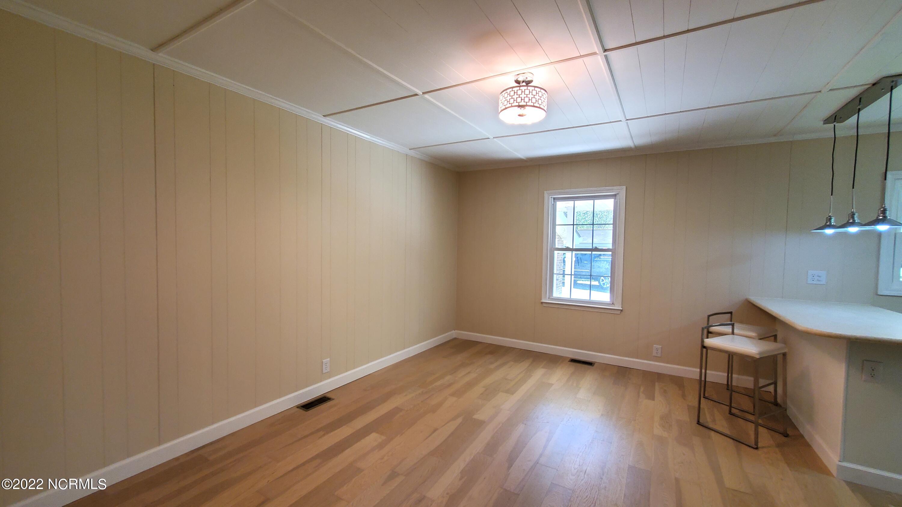 207 Fort Road New Bern, NC 28560 - Photo 11 of 27 Dining Room