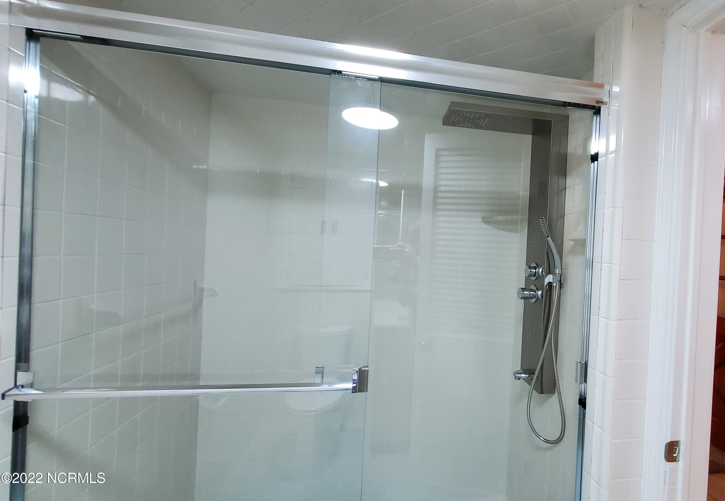 207 Fort Road New Bern, NC 28560 - Photo 17 of 27 Walk in Shower