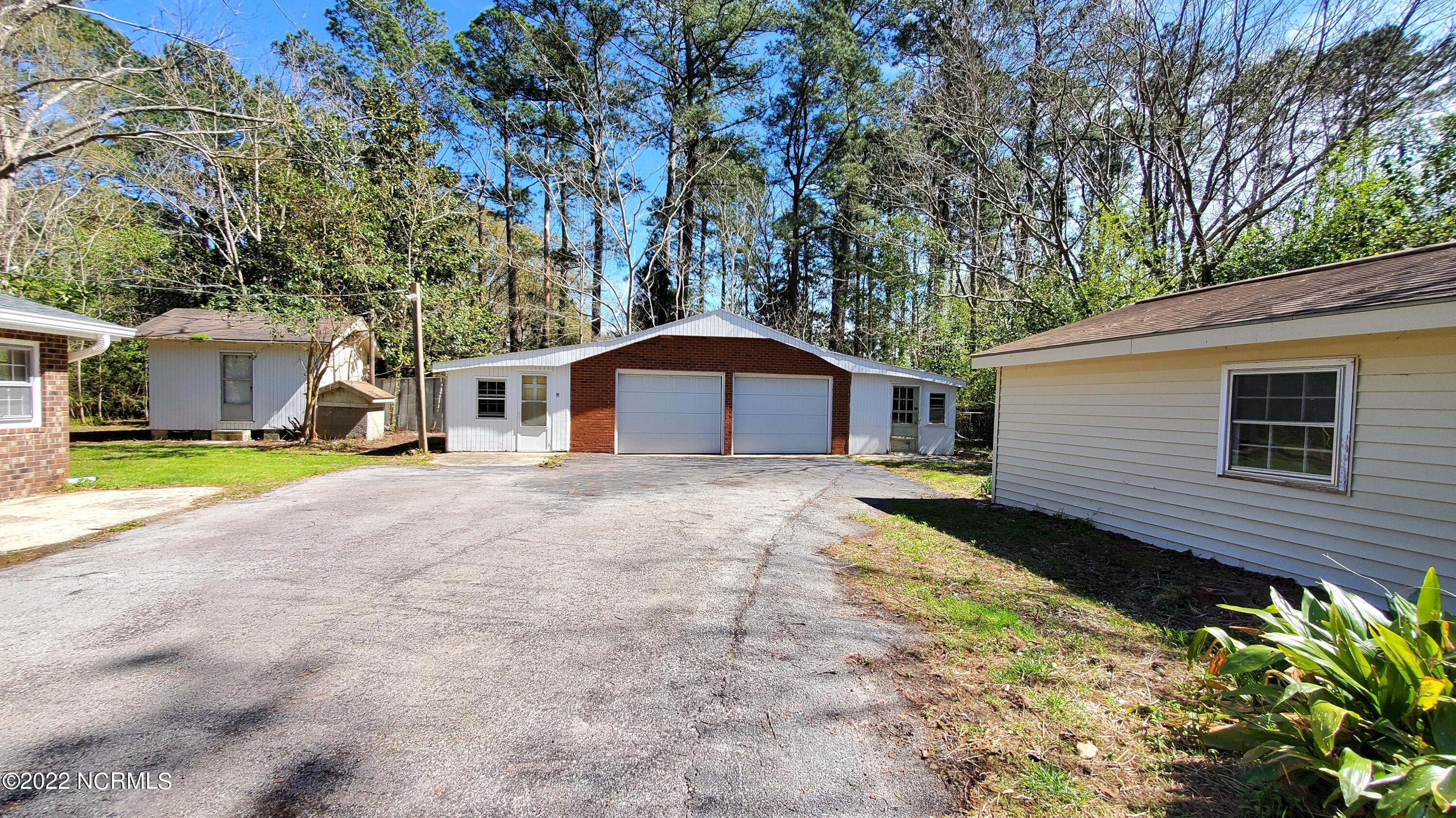 207 Fort Road New Bern, NC 28560 - Photo 20 of 27 Detached Two Car Garage