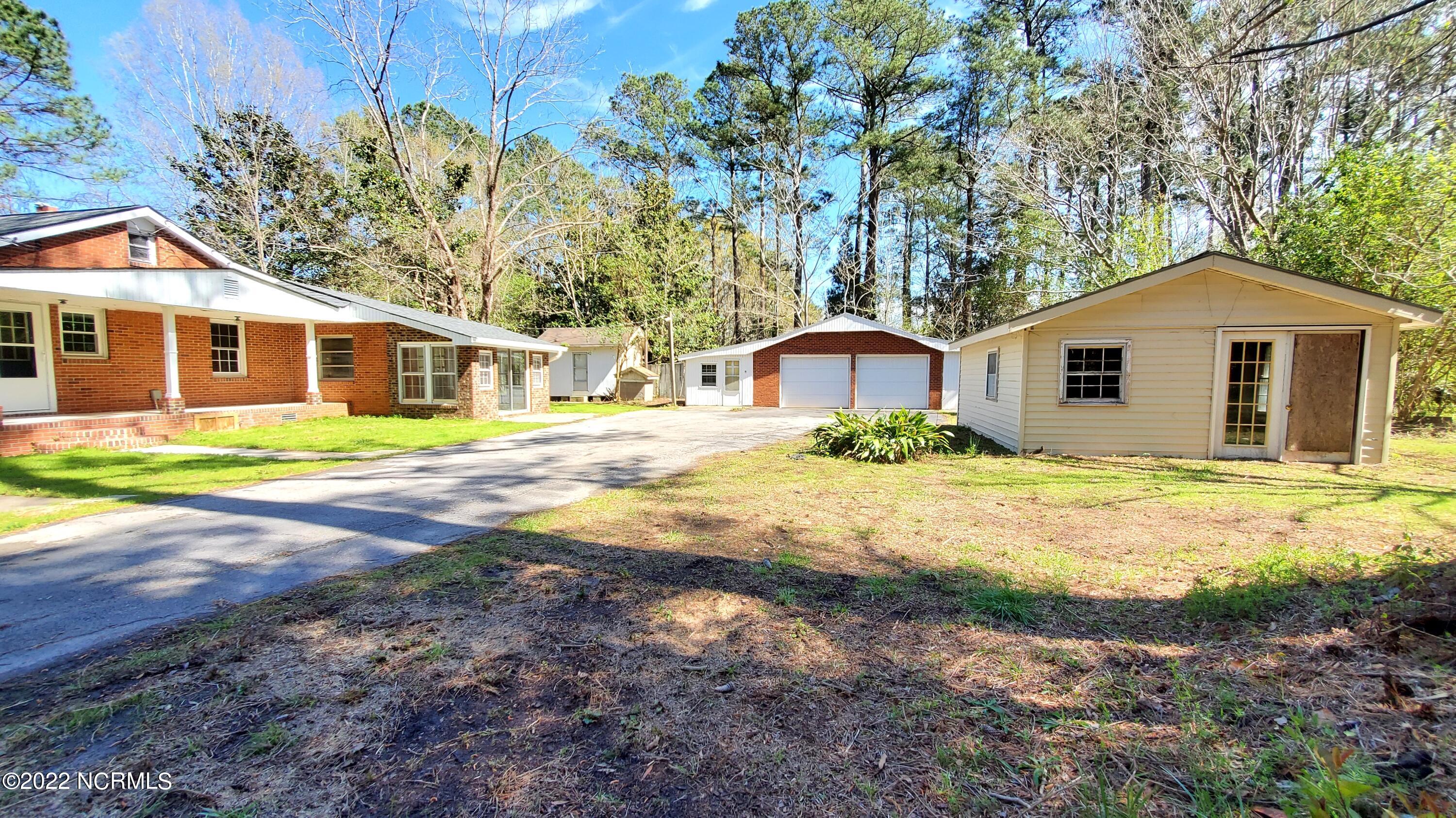 207 Fort Road New Bern, NC 28560 - Photo 24 of 27 Two Workshops with Electric