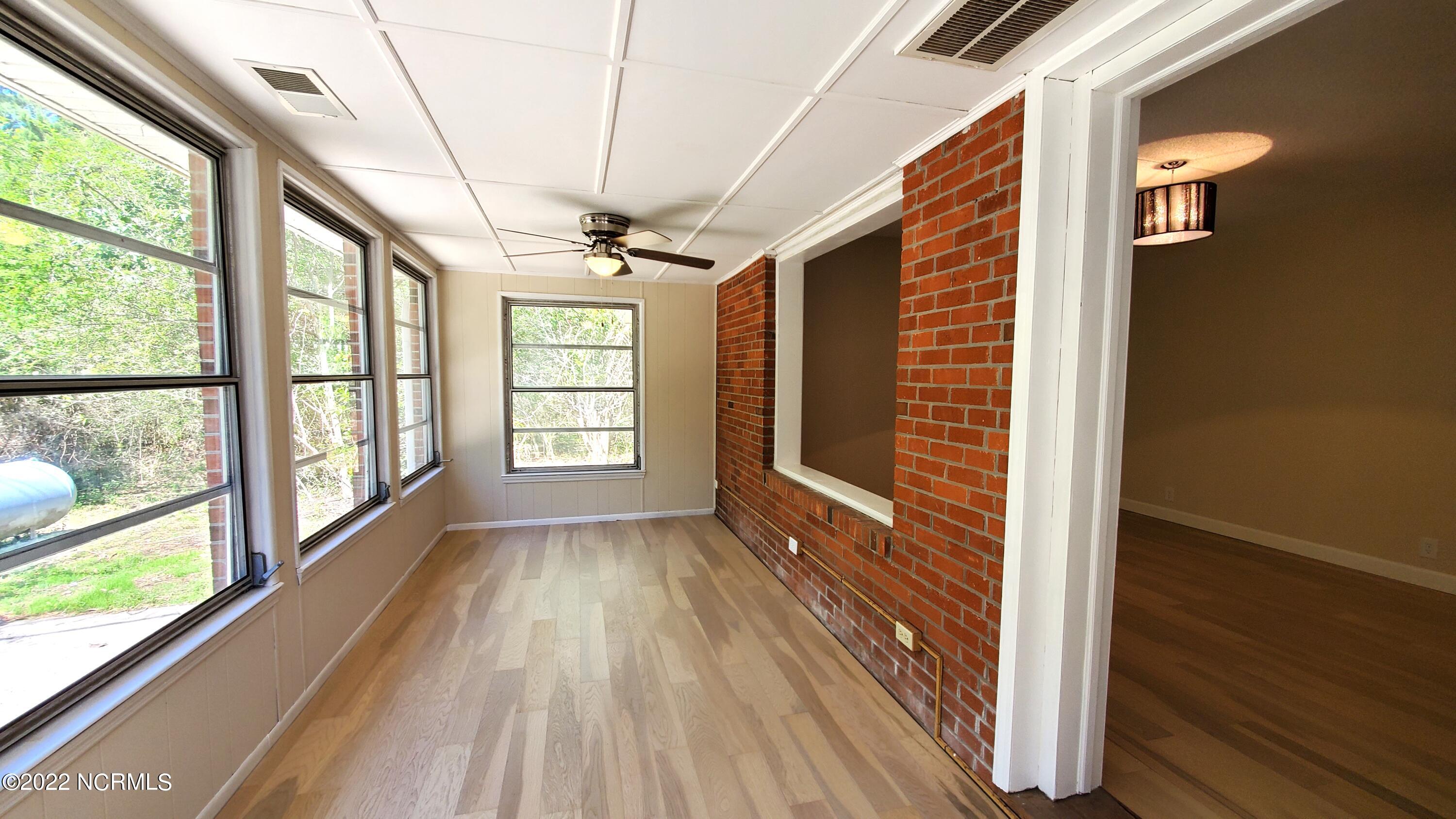 207 Fort Road New Bern, NC 28560 - Photo 6 of 27 Heated and Cooled Sunroom