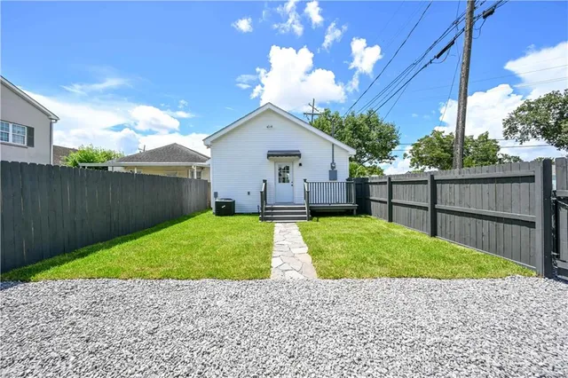 $2,500 | 401 Nursery Avenue, Metairie, LA 70005