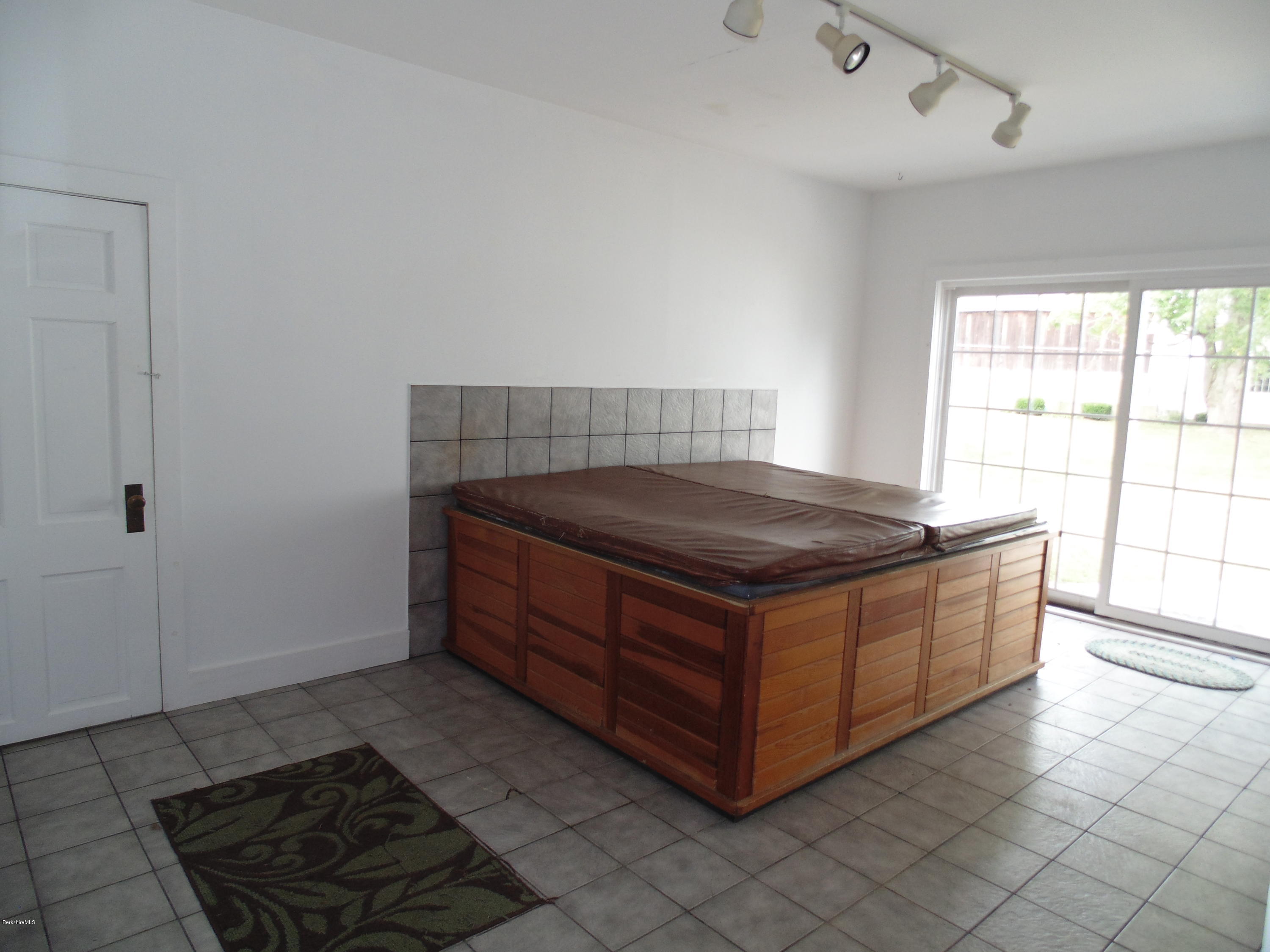 18 Klaus Anderson Road Southwick, MA 01077 - Photo 17 of 34 DSC01847