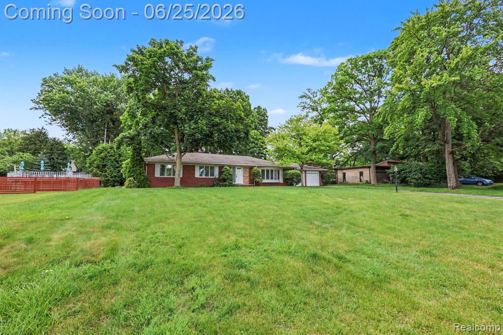 3750 Beach Road Troy, MI 48084 - Photo 3 of 27
