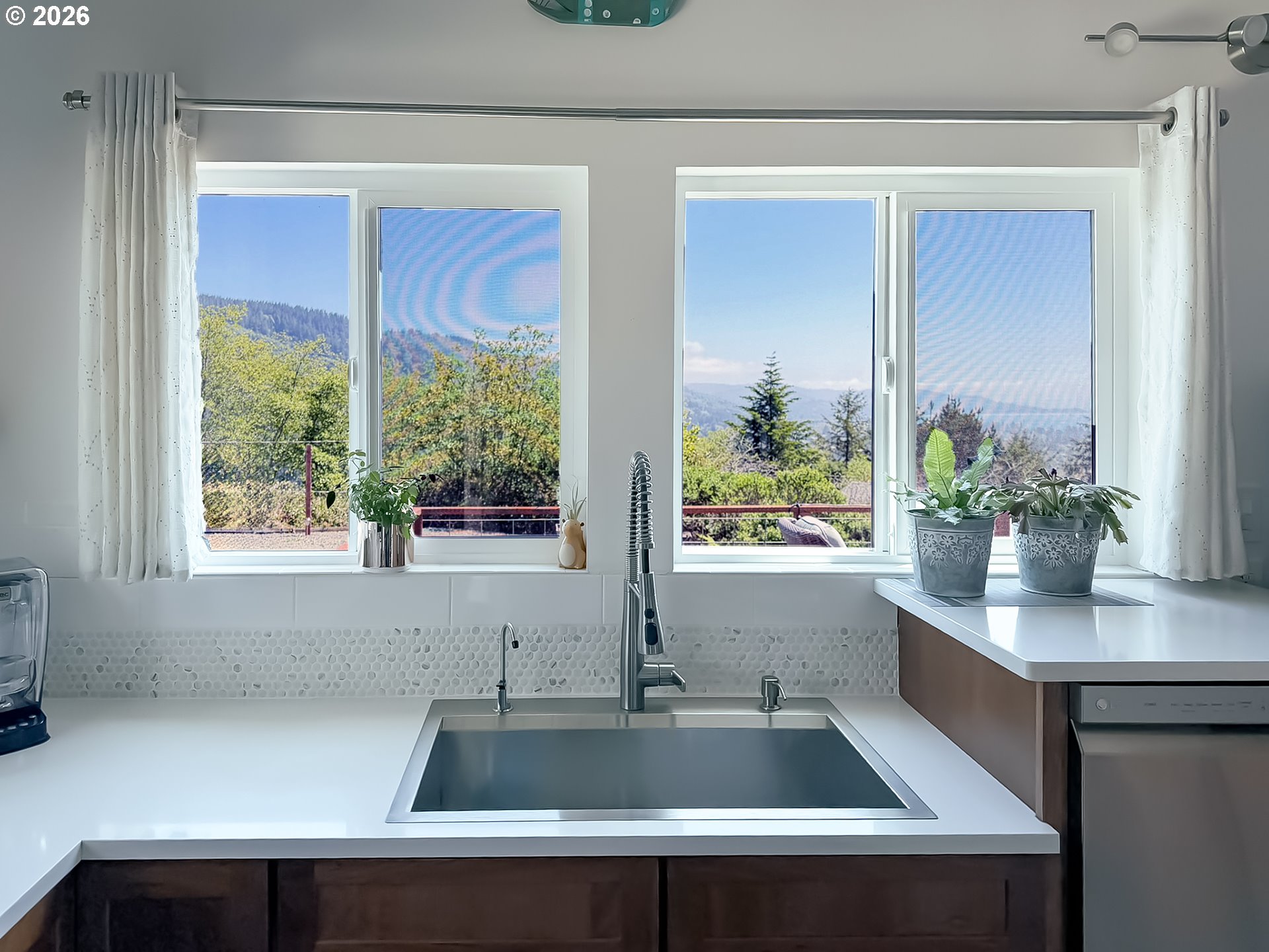 895 Marina Heights Road Brookings, OR 97415 - Photo 12 of 48 Kitchen