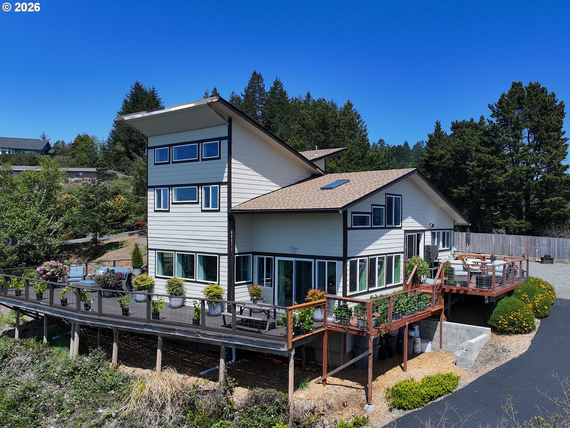 895 Marina Heights Road Brookings, OR 97415 - Photo 2 of 48