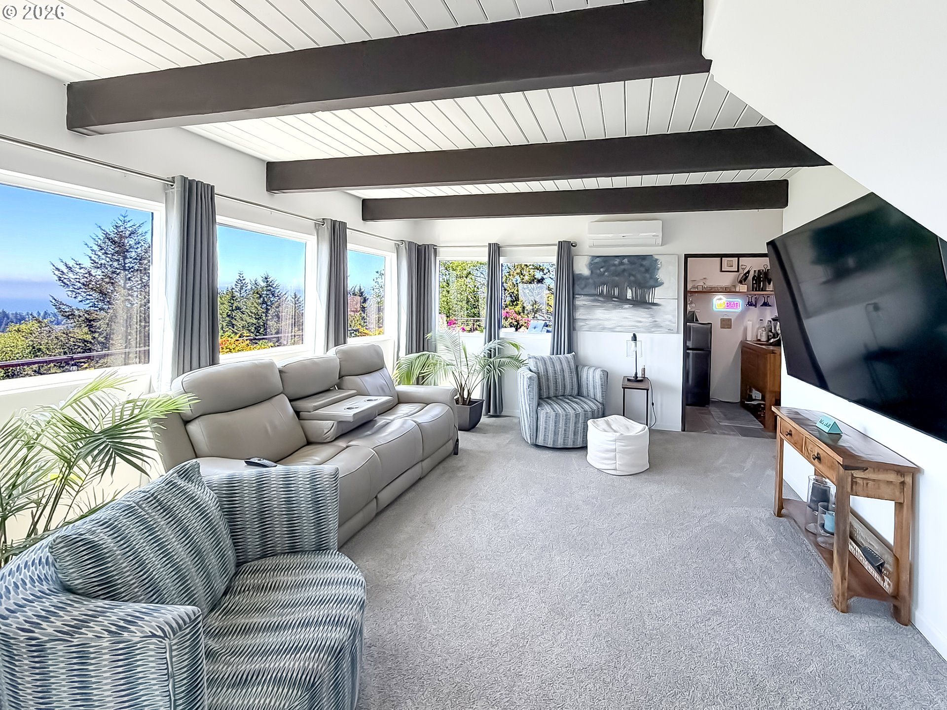 895 Marina Heights Road Brookings, OR 97415 - Photo 32 of 48 Living Room