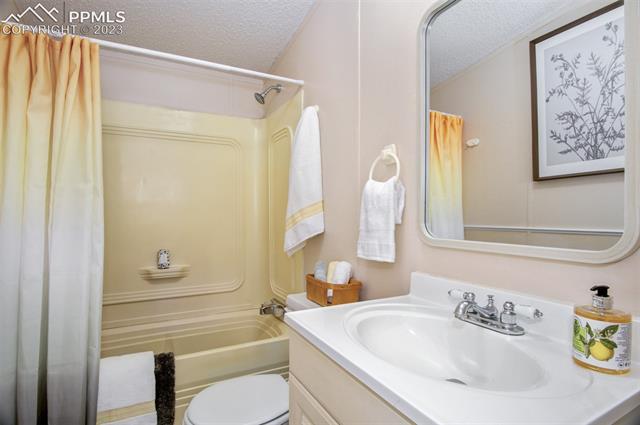 30585 Hillside Road Pueblo, CO 81006 - Photo 16 of 28 Gallery Image 16