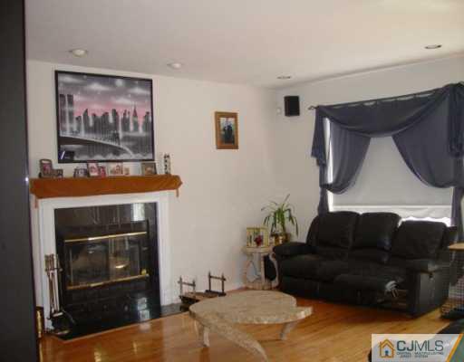 37 Peoples Line Road Somerset, NJ 08873 - Photo 4 of 8 Gallery Image 4