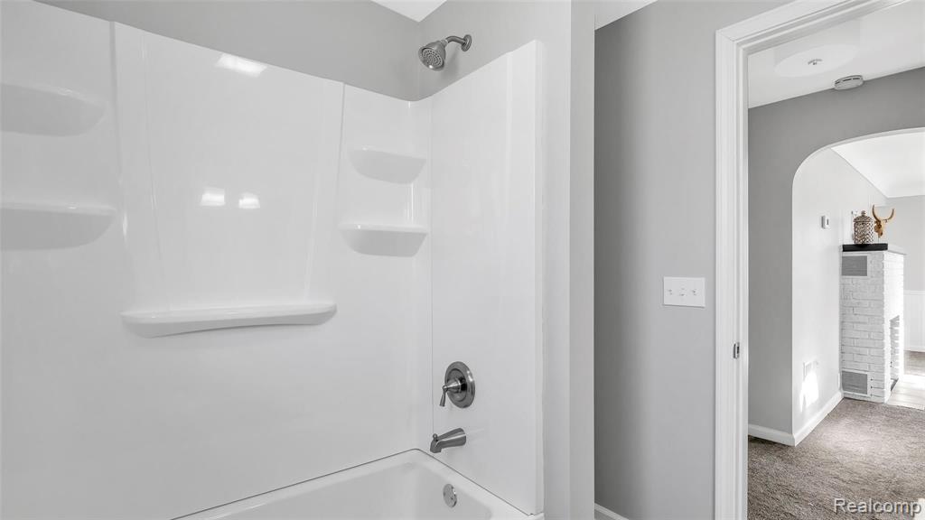 3519 East Carpenter Road Flint, MI 48506 - Photo 13 of 35