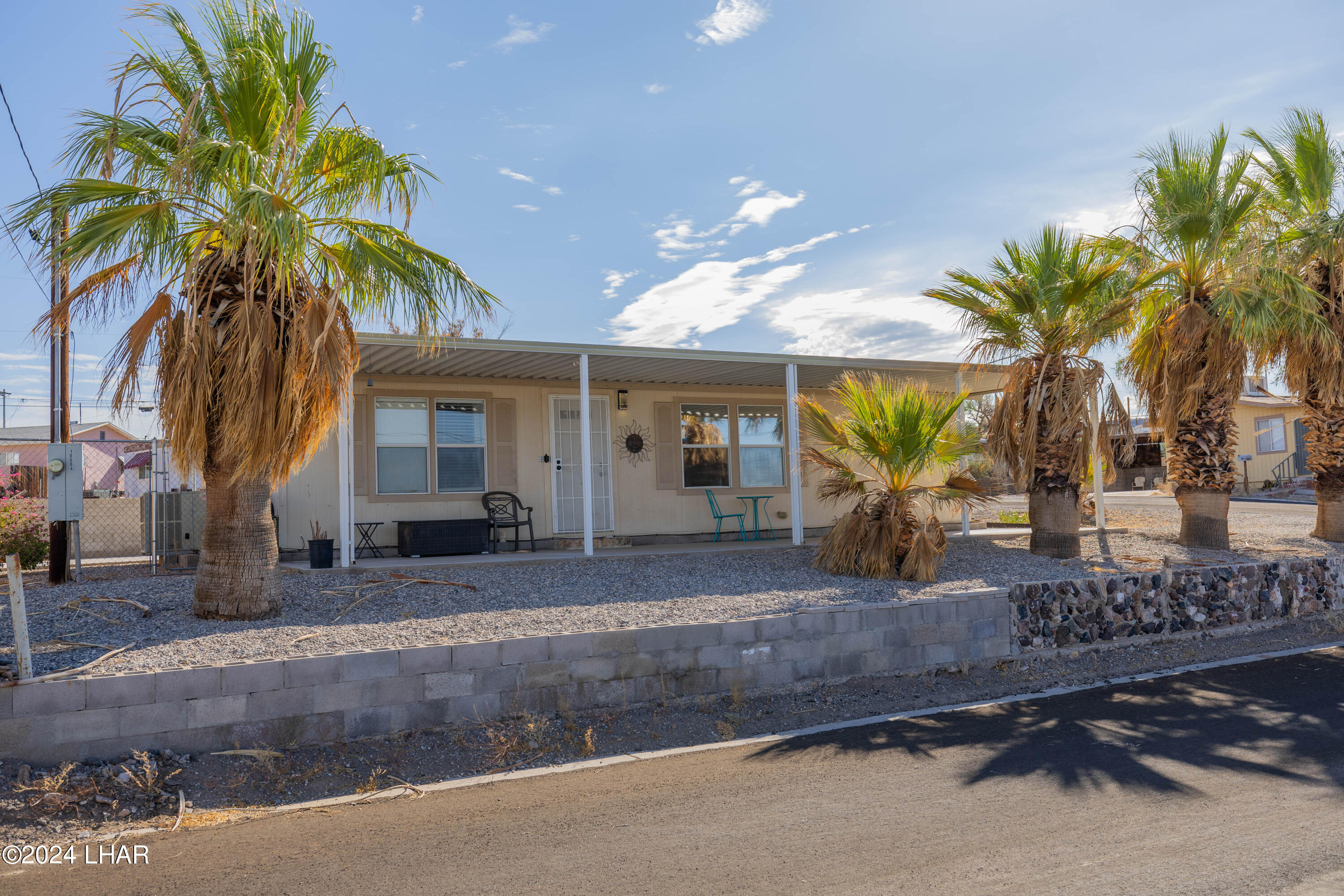 10604 Treasure Road Parker, AZ 85344 - Photo 2 of 29 F48A0456