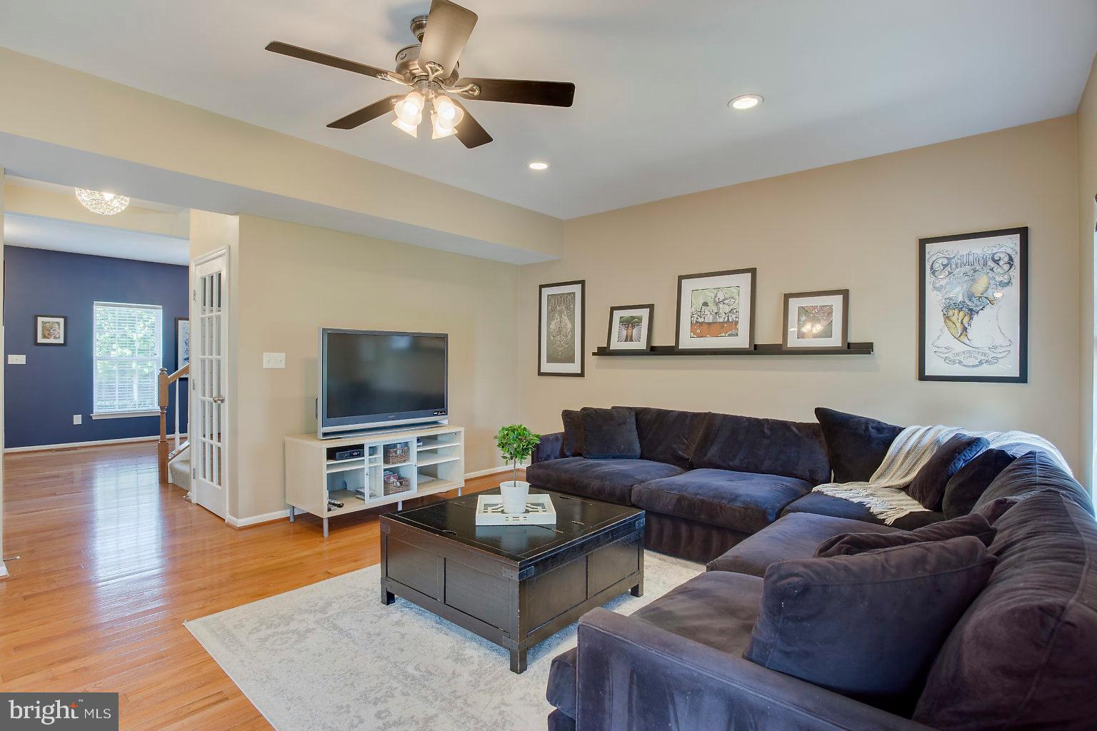 5612 New Forge Road White Marsh, MD 21162 - Photo 16 of 61 LIVING ROOM