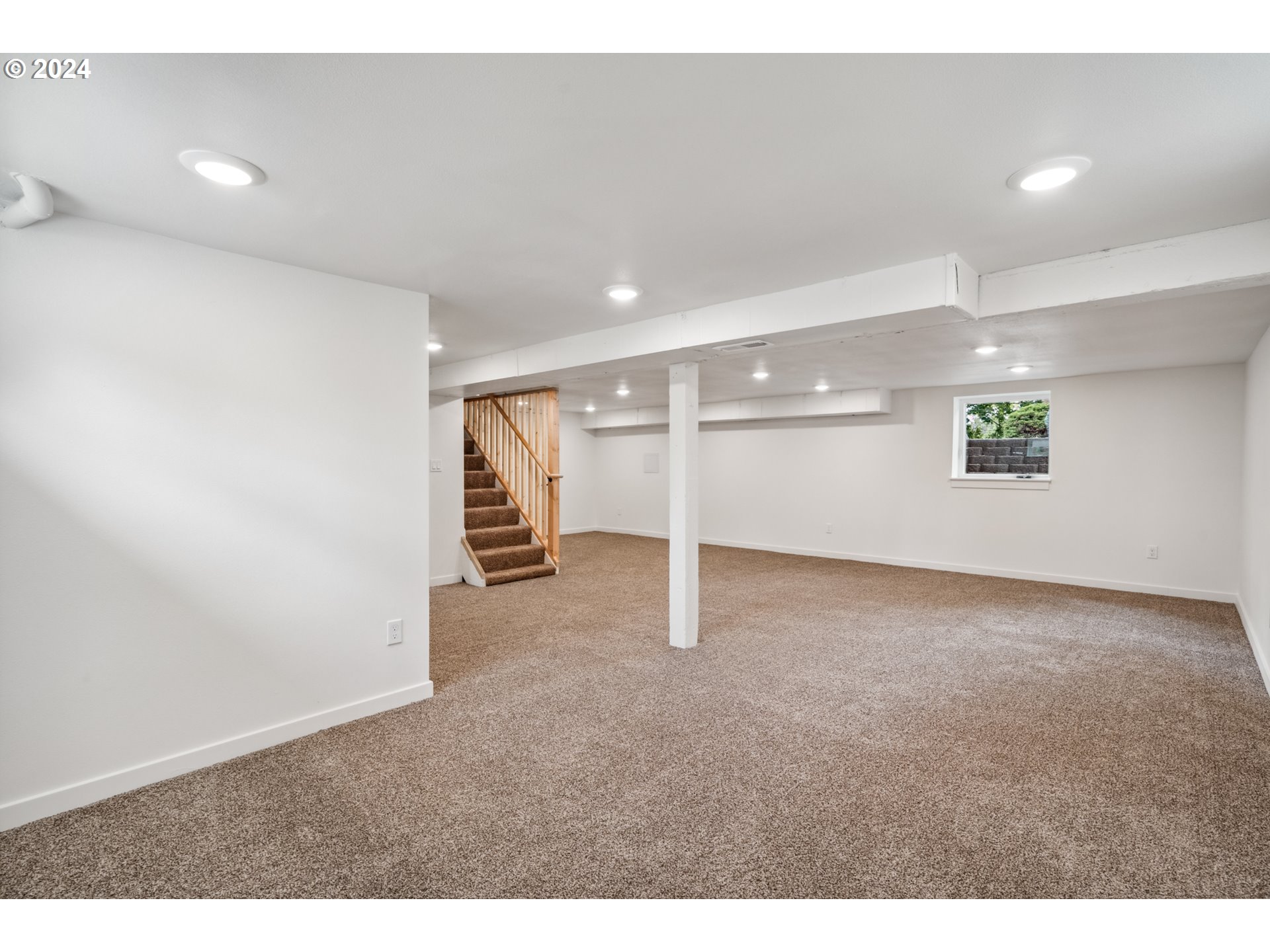 2904 R Street Vancouver, WA 98663 - Photo 17 of 46 a view of an empty room with a window