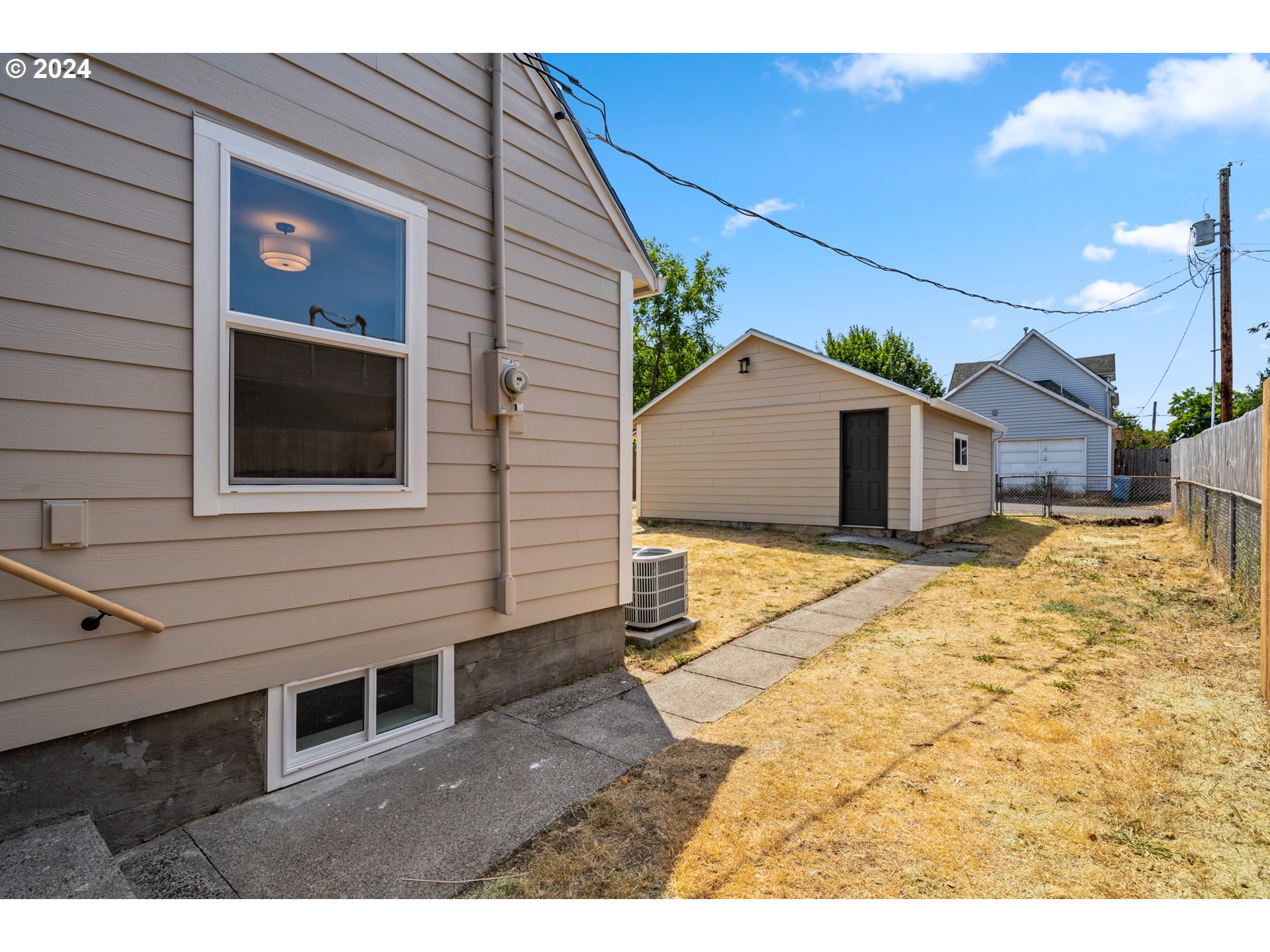 2904 R Street Vancouver, WA 98663 - Photo 30 of 46 a house view with a outdoor space