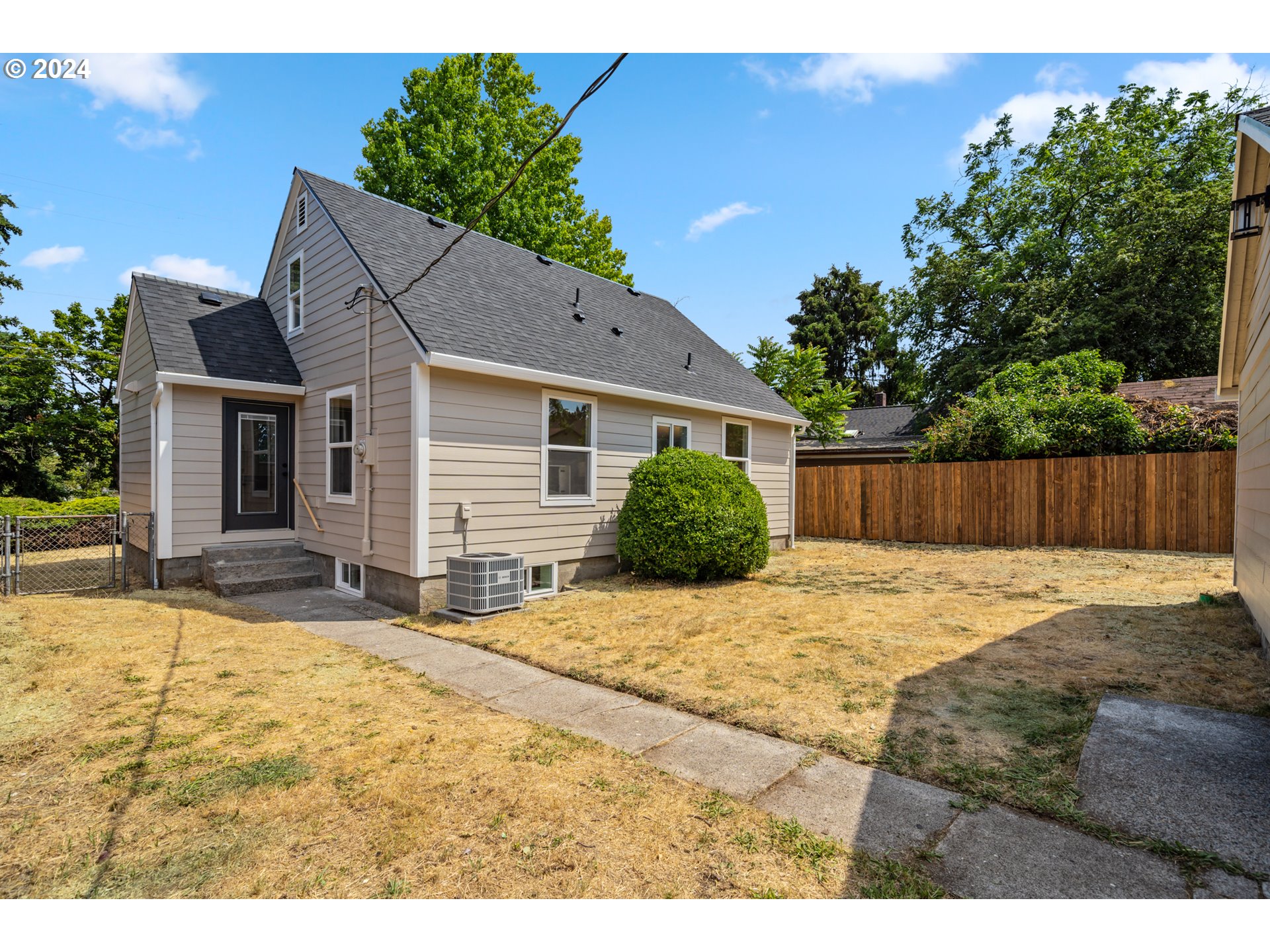 2904 R Street Vancouver, WA 98663 - Photo 31 of 46 a view of backyard of the house