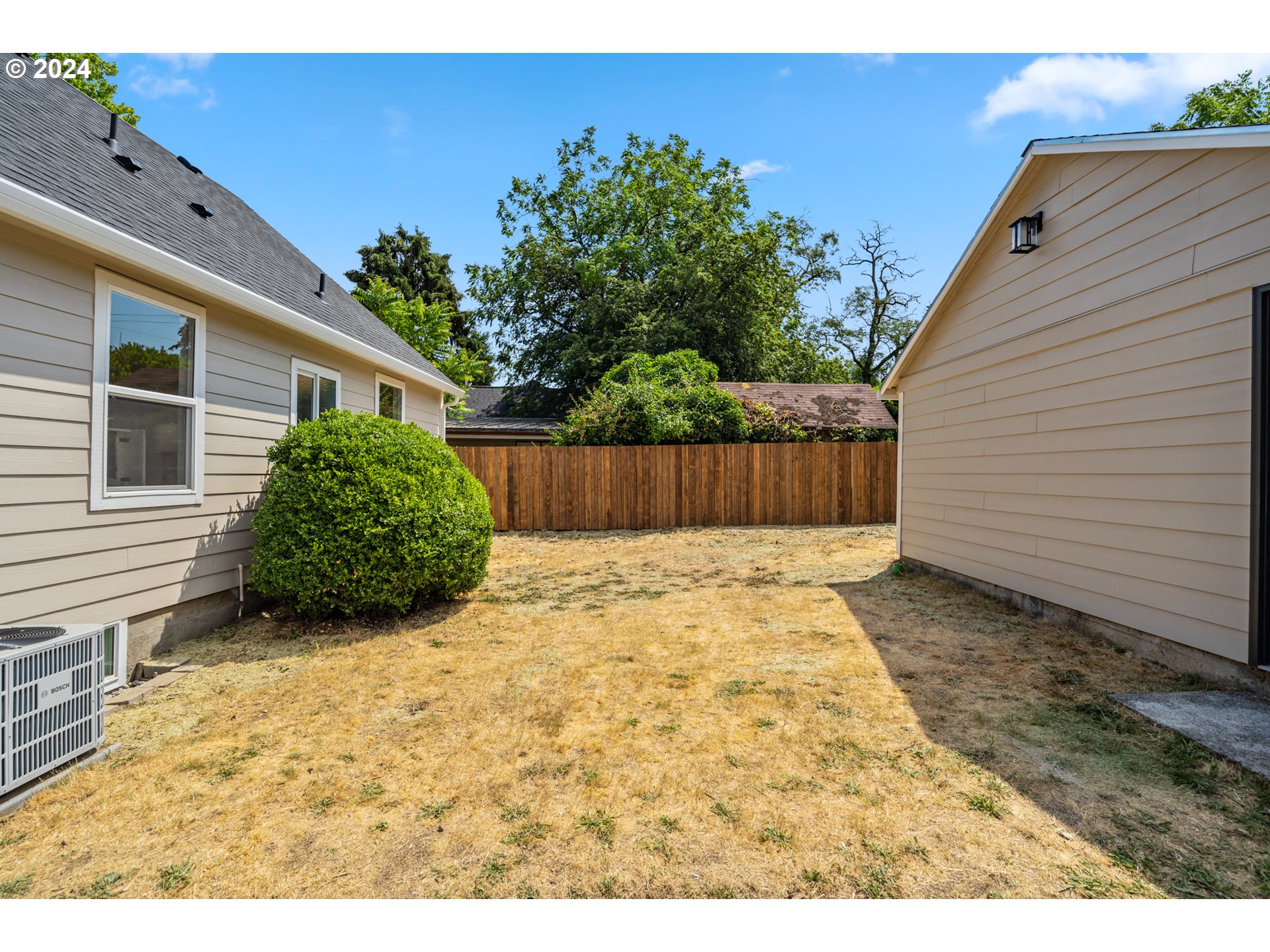 2904 R Street Vancouver, WA 98663 - Photo 34 of 46 a view of a backyard