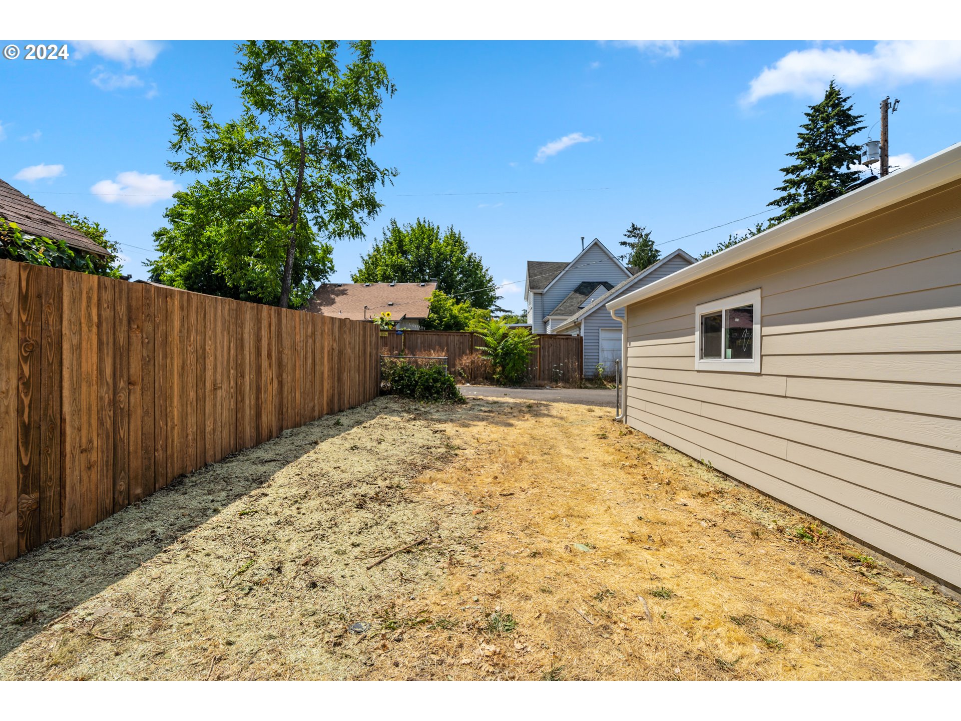 2904 R Street Vancouver, WA 98663 - Photo 36 of 46 a view of a backyard