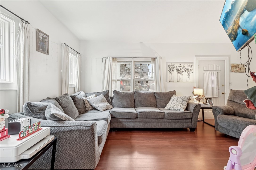 4455 Broadale Road Cleveland, OH 44109 - Photo 6 of 35 Gallery Image 6