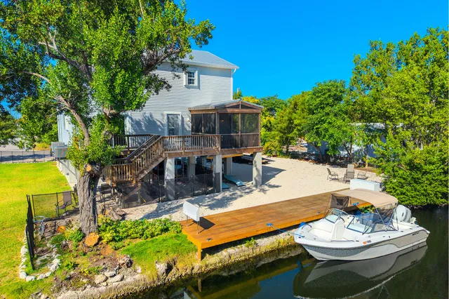 $1,149,000 | 1615 Fern Avenue, Big Pine Key, FL 33043