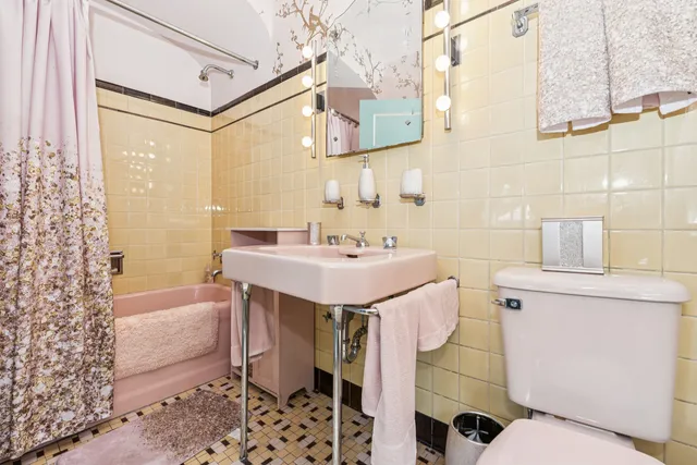 $735,000 | 6731 South Cregier Avenue, Chicago, IL 60649