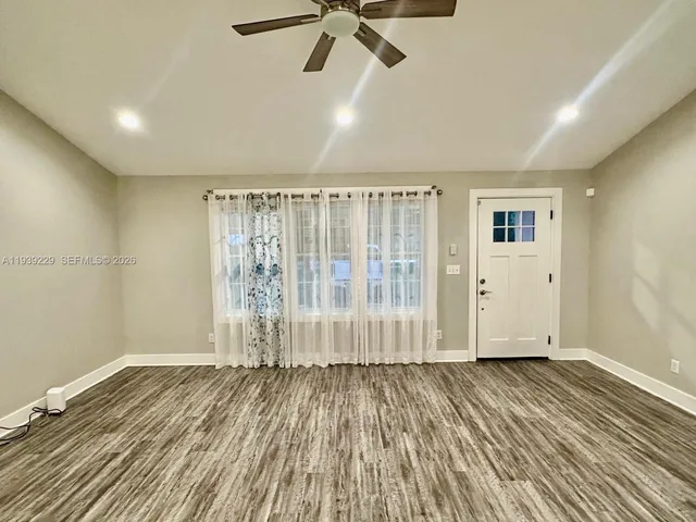 $1,600 | 399 Southwest Broderick Drive, Unit 399, Lake City, FL 32025