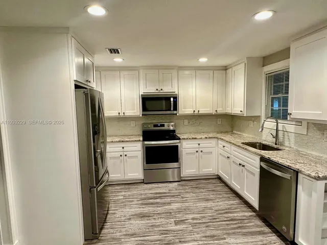 $1,600 | 399 Southwest Broderick Drive, Unit 399, Lake City, FL 32025