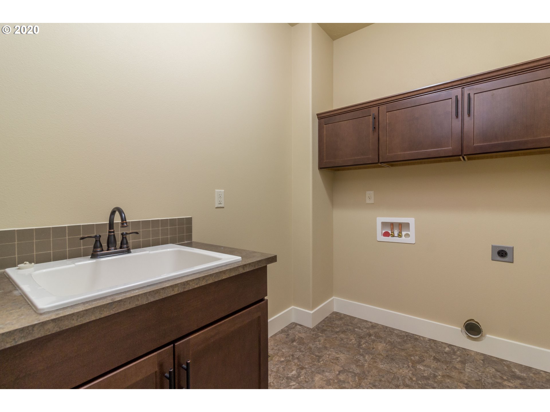 1025 West Gettman Road Hermiston, OR 97838 - Photo 11 of 17 Gallery Image 11