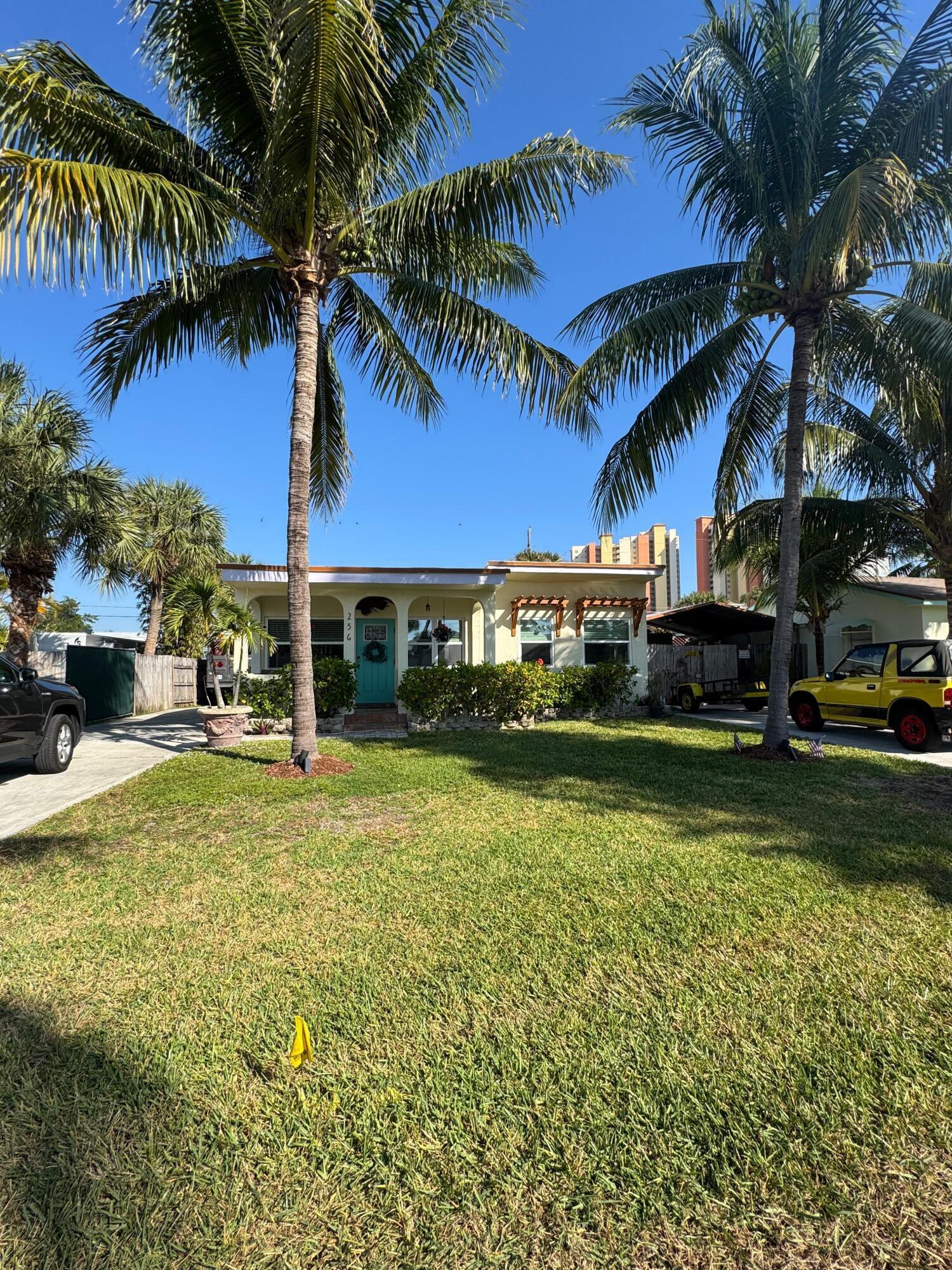 256 East 24th Street Riviera Beach, FL 33404 - Photo 20 of 21 WhatsApp Image 2025-11-18 at 22.05.06 (1