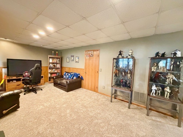 1325 Foxpointe Drive Sycamore, IL 60178 - Photo 36 of 55 a room with furniture