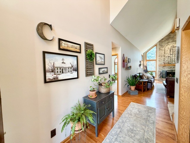 1325 Foxpointe Drive Sycamore, IL 60178 - Photo 6 of 55 a living room with furniture flowerpot and wooden floor