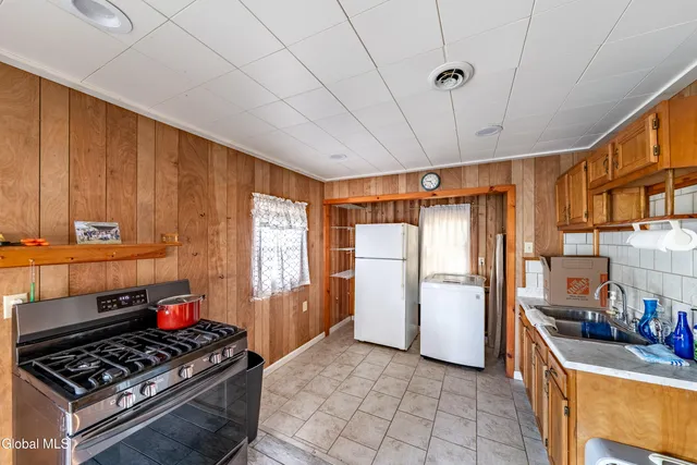 $249,000 | 879 Highway 29, Saratoga Springs, NY 12866