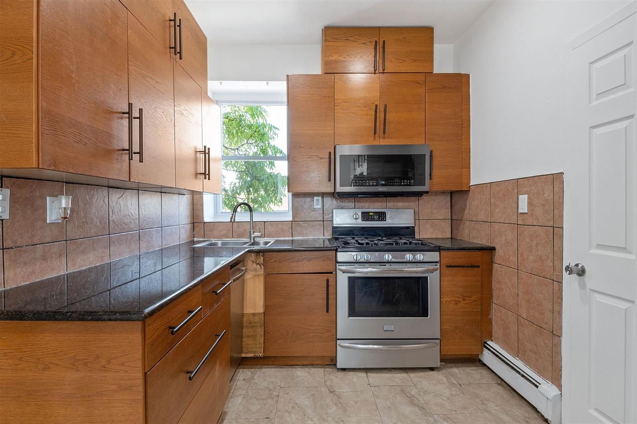 310 Paterson Plank Road, Unit 3B Union City, NJ 07087 - Photo 2 of 18